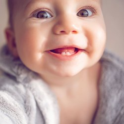 Babynamen 2025: Die beliebtesten Vornamen für Mädchen & Jungen
