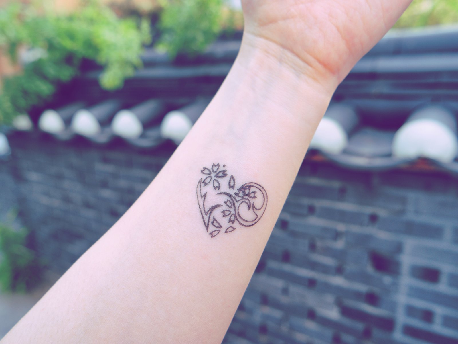 Herz-Tattoos: 7 wunderschöne Ideen und Vorlagen zur Inspiration