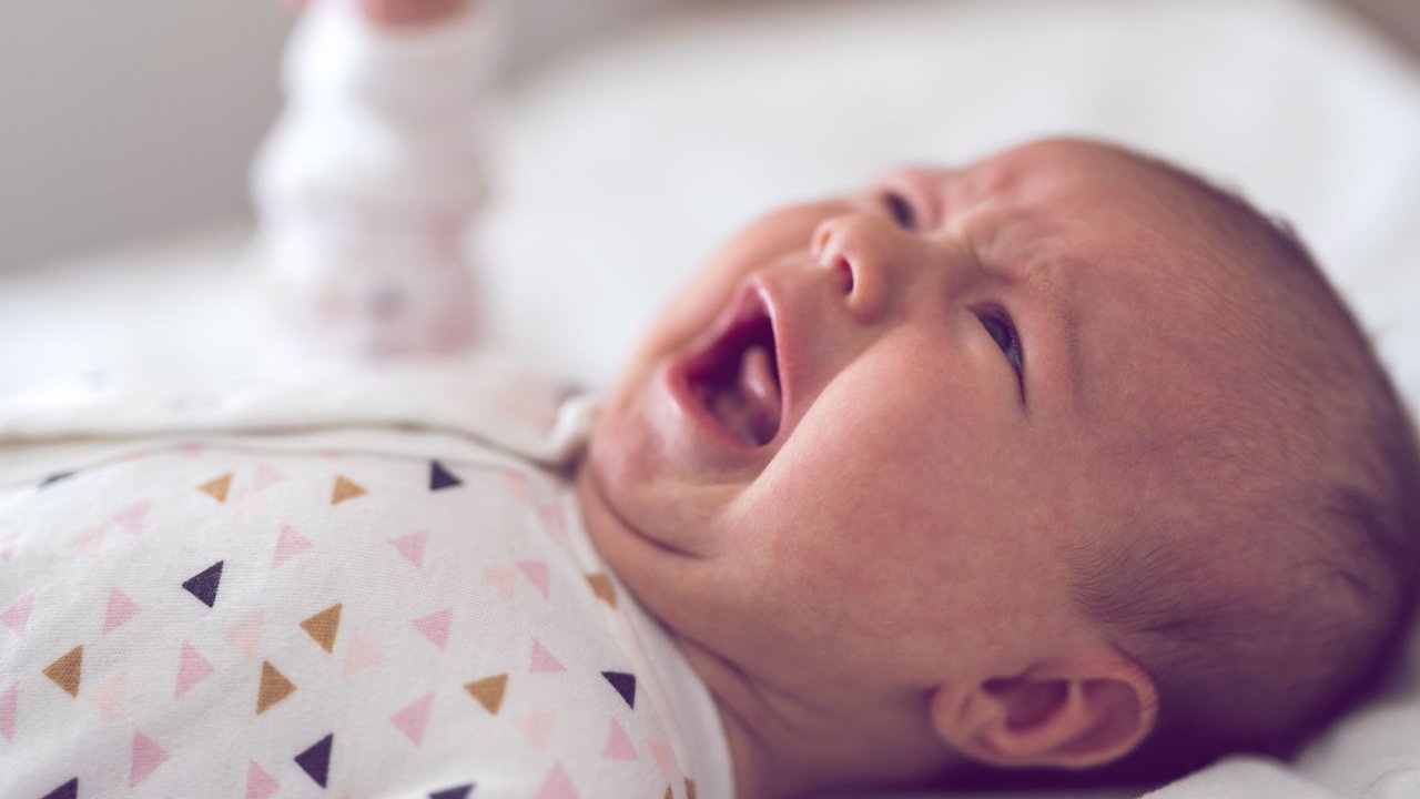 Baby 12 Monate Schreit Nachts Wie Am Spieß Dein Baby schreit im Schlaf? Das kannst du tun!