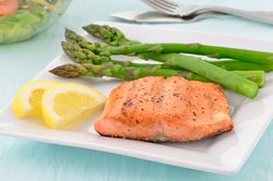 Lachs mit grünem Spargel Lachs mit grünem Spargel