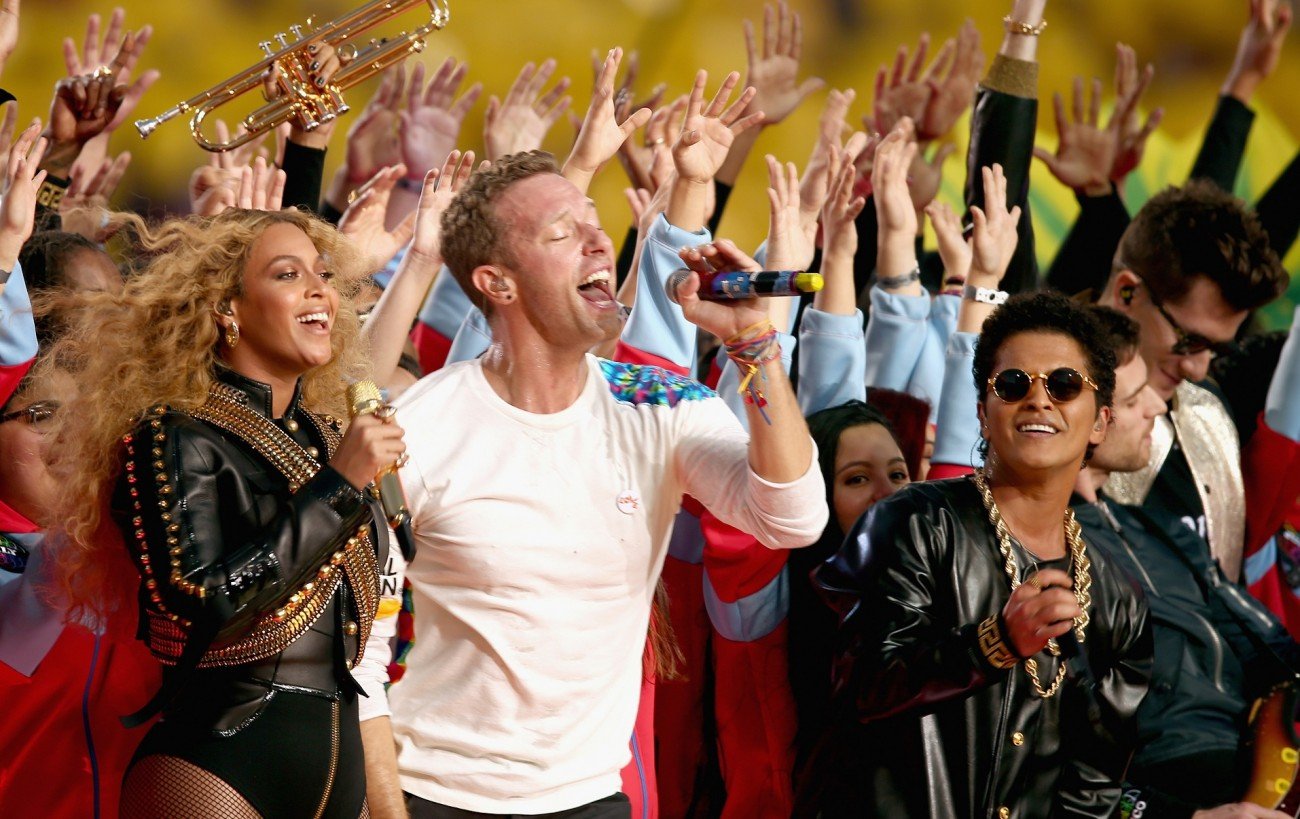 Beyoncé, Coldplay und Bruno Mars auf der Bühne Beyoncé, Coldplay und Bruno Mars auf der Bühne