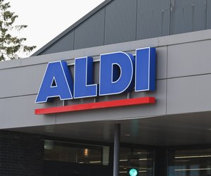 Aldi überrascht: Dieser schicke Bambus-Wäschekorb für 15 Euro bringt Ordnung ins Zuhause
