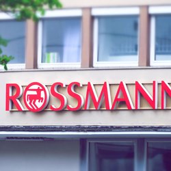 Echte Geheimtipps: 10 Beauty-Produkte von Rossmann gibt es nur online