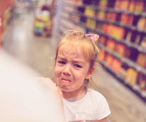 Dein Kind quengelt ständig im Supermarkt? Dieser Trick hilft sofort!