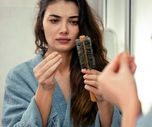 Haarausfall stoppen: 7 wirksame Tipps, die Dermatolog*innen empfehlen