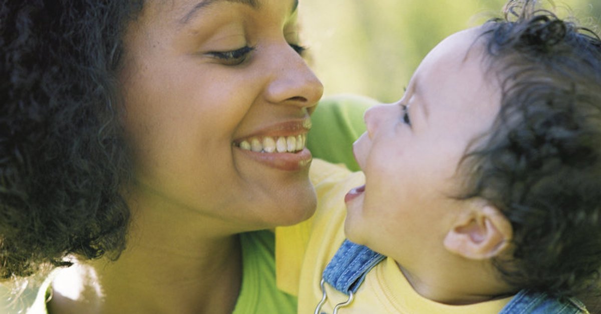 Babysprache: So kommuniziert Dein Baby mit Dir | desired.de