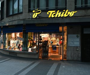Behagliches Leuchten: Tchibo bringt mit der LED‑Dekolaterne Wärme in dein Heim