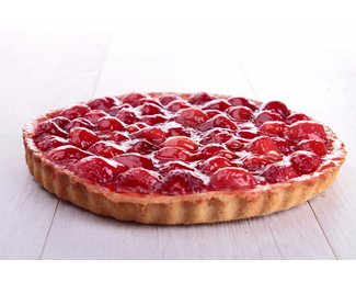 Erdbeerkuchen servierfertig Erdbeerkuchen servierfertig