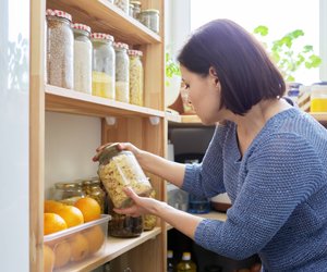 Chaos in der Vorratskammer: Mit diesen cleveren Tipps behältst du den Überblick