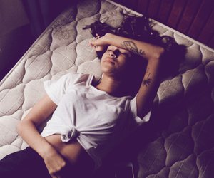 Bauchschmerzen nach dem Sex? Mögliche Ursachen und Tipps