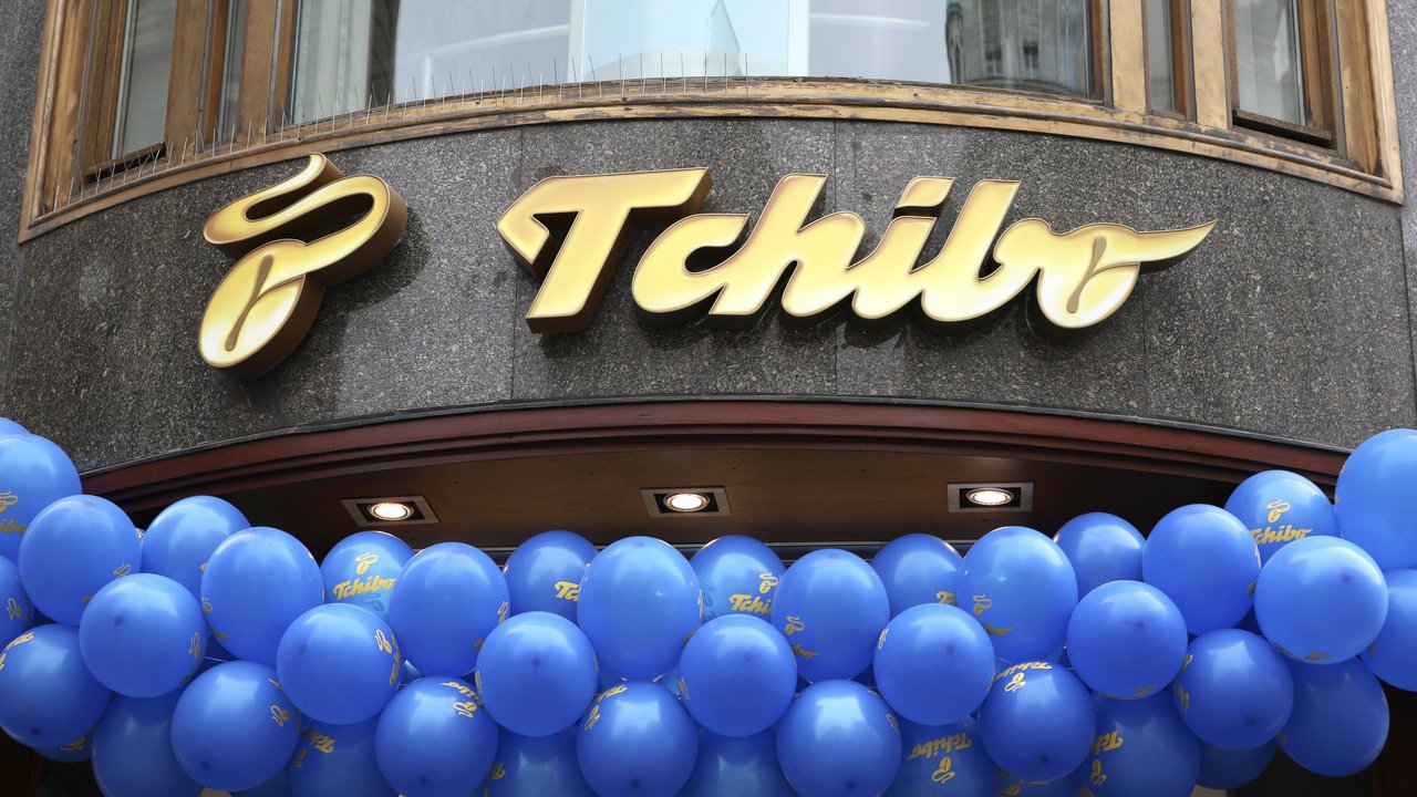 Bei Tchibo gibt es das ideale Schmuckkästchen zum Verreisen.