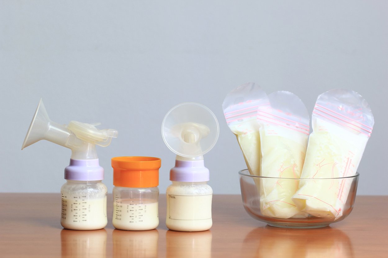 Muttermilch einfrieren und haltbar machen Muttermilch einfrieren und haltbar machen