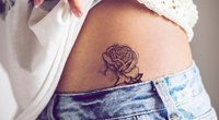 Rosen-Tattoo: Bedeutung des Blumen-Motivs