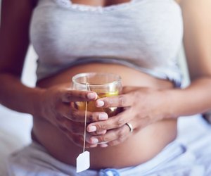 Deshalb ist Salbeitee in der Schwangerschaft gefährlich