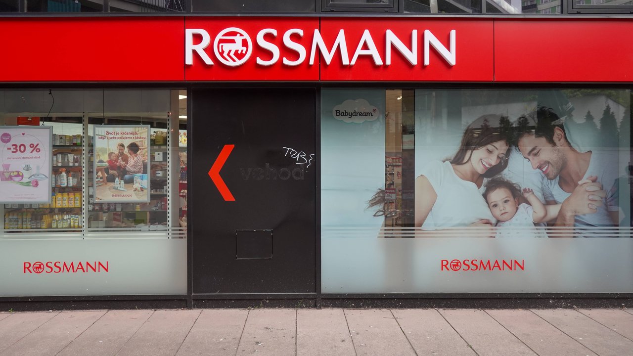 Bei Rossmann gibt es ein Windlicht, dass Urlaubsstimmung zaubert.