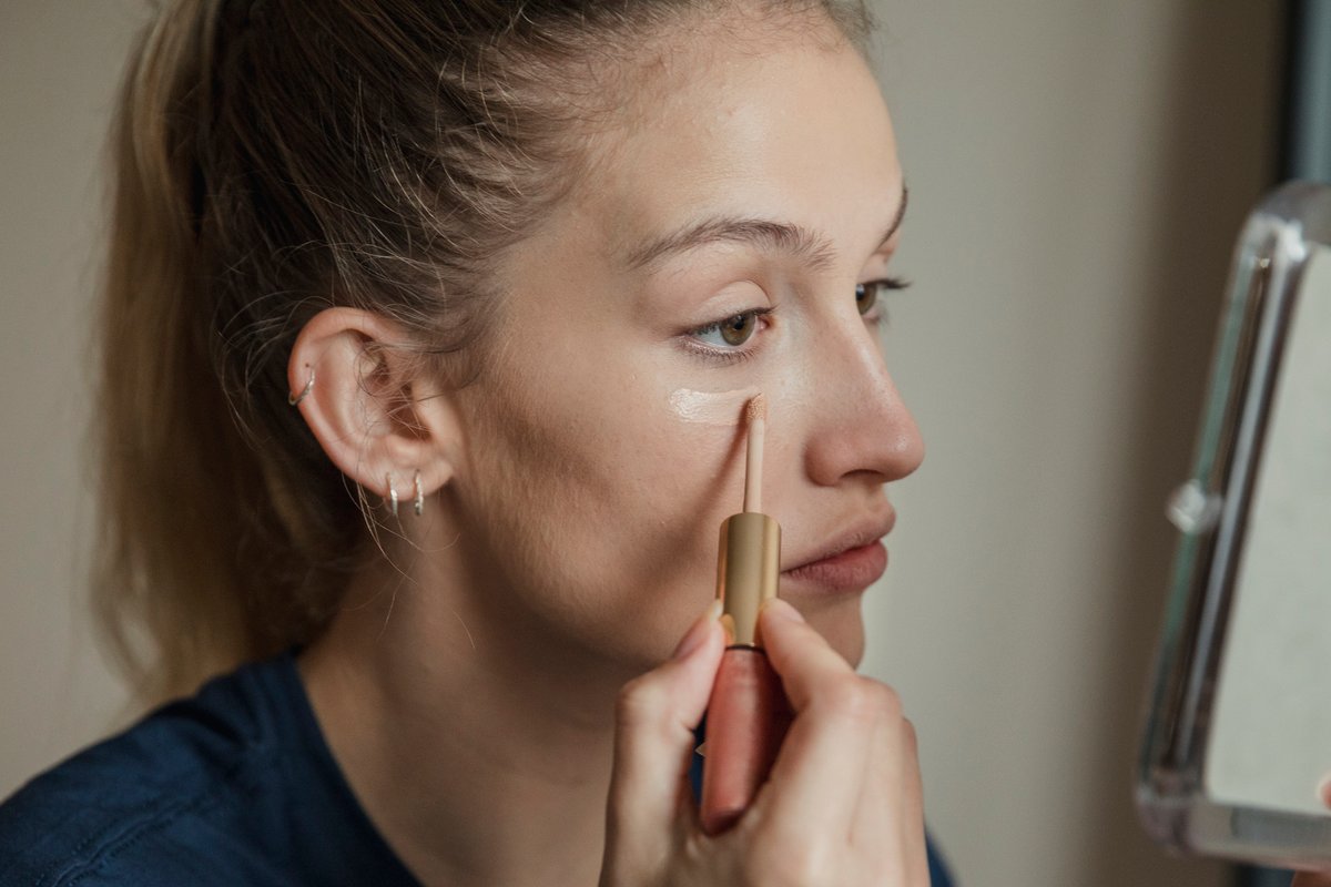 Concealer Auftragen So Setzt Er Sich Nicht Ab Desired De