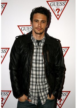 James Franco macht seinen zweiten Uni-Abschluss James Franco macht seinen zweiten Uni-Abschluss