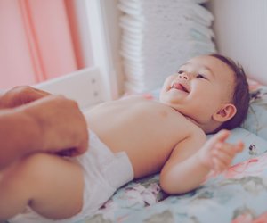 Grüner Stuhlgang beim Baby: Gefährlich oder harmlos?