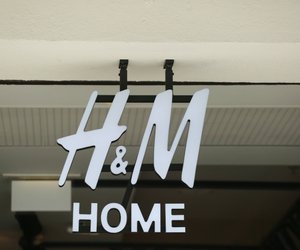 Diese karierte Baumwolltischdecke von H&M Home ist ein Blickfang