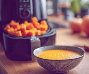 Die perfekte Kürbissuppe kommt aus dem Airfryer: Hier ist das Rezept
