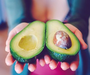 „Avocado-Hand“: Darum kannst du wegen der Frucht im Krankenhaus landen