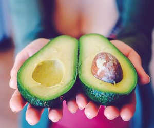 „Avocado-Hand“: Darum kannst du wegen der Frucht im Krankenhaus landen