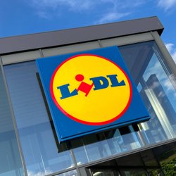 Kuschelig und günstig: Diese Tagesdecke von Lidl wird dich begeistern