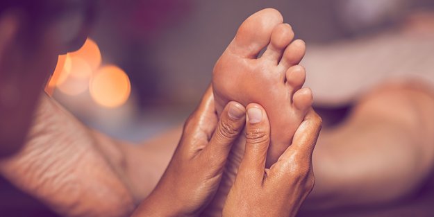 Du willst eine Fußreflexzonenmassage selber machen? So gelingt es dir