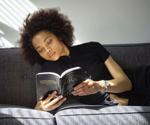 Kalorienverbrauch Lesen: Gemütlich schlank werden?