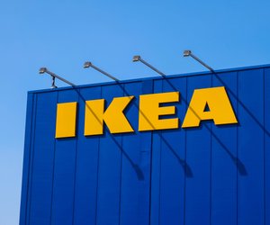 Skandinavischer Chic im Grünen: Das Ikea 2er-Sofa, das alle begeistert