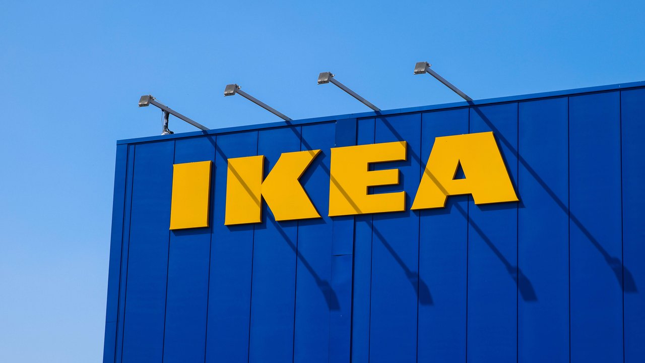 Ikea bietet dir eine tolle 2er-Sitzgruppe für deinen Garten.