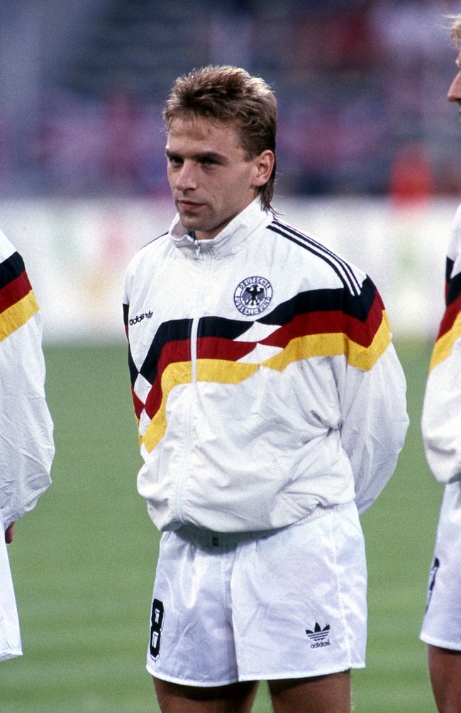 Icke Häßler als Nationalspieler bei der WM 1990.