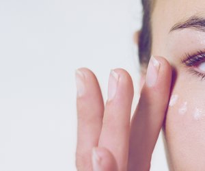 Augencreme fürs Gesicht: Das steckt hinter dem neuen Trend!