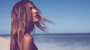 „Hot Girl Summer“: 6 verführerische Düfte, die Urlaubsflirts magisch anziehen