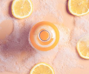 Duschgel selber machen: Dieses Rezept mit duftender Zitrone ist einfach himmlisch!