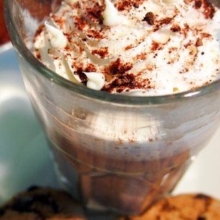 Heiße VERPOORTEN ORIGINAL Eierlikör Schokolade mit Koffeinkick Heiße VERPOORTEN ORIGINAL Eierlikör Schokolade mit Koffeinkick