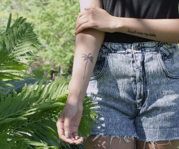 VenushügelTattoos 7 aufregende Beispiele für die intime Tätowierung