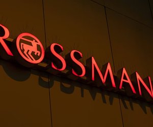Geheimtipp für schöne Haare: Dieses Lockenshampoo bekommst du für 2 Euro bei Rossmann
