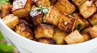 Kalorien von Tofu: Das steckt im unscheinbaren Eiweißlieferant