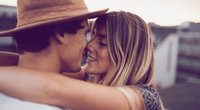 Liebe hat kein Alter: 5 Tipps für die Beziehung mit einem jüngeren Mann
