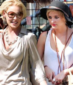 Lia Sophia begeistert Katherine Heigl und Ashlee Simpson. Lia Sophia begeistert Katherine Heigl und Ashlee Simpson.