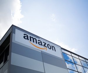 Sanftes Leuchten und herrliche Farben: Entdecke die trendigen Teelichthalter in Rosa und Orange von Amazon