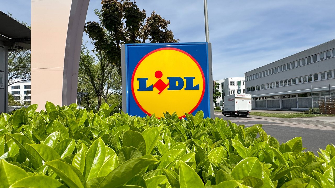 Die Grillsaison beginnt und Lidl hat für dich ein tolles Gusseisen-Set auf Lager.
