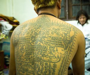 Heilige Tätowierung aus Thailand: So tätowieren Mönche dein Sak-Yant-Tattoo
