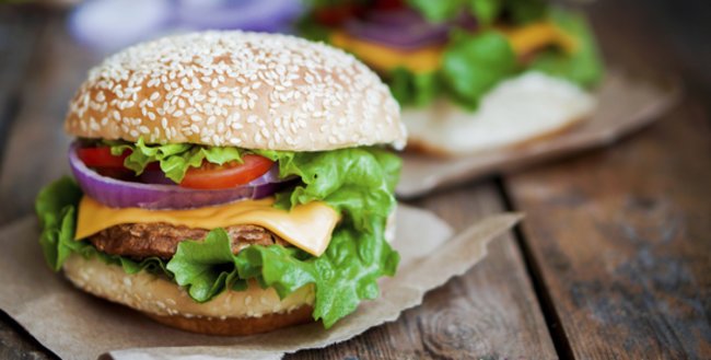 Dieser Veggie Burger könnte auch Fleischesser überzeugen Dieser Veggie Burger könnte auch Fleischesser überzeugen