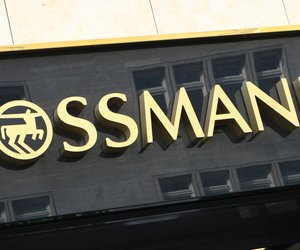 Einfach glatt: Der Rossmann-Dampfglätter revolutioniert deinen Kleiderschrank
