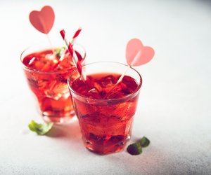 Valentinstags-Cocktails: 2 Drinks für ein Prost auf die Liebe