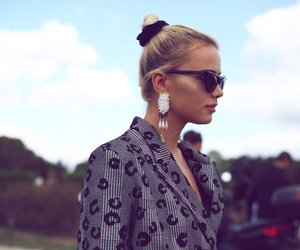 Scrunchie Frisuren: So stylst du das Trend-Haargummi