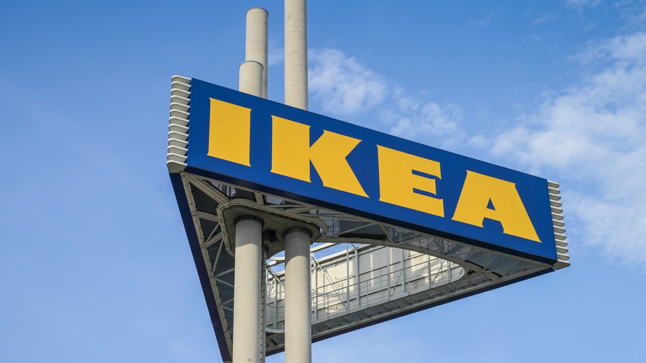 Bei Ikea findest du viele Dekoartikel.