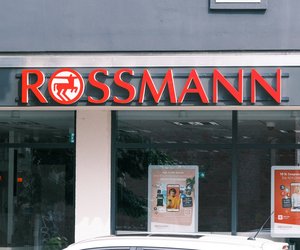 Die perfekte Basis für dein Make-up: Dieser Rossmann-Primer ist extrem begehrt